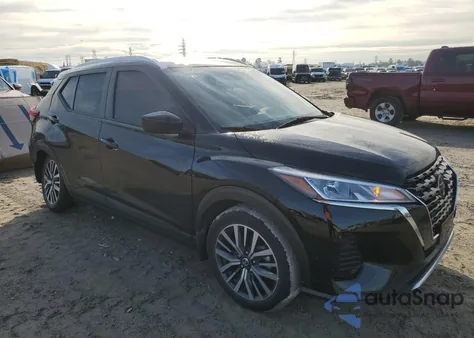 2021 Nissan Kicks Sv Xtronic Cvt z USA, uszkodzony, nr VIN 3N1CP5CV3ML522159